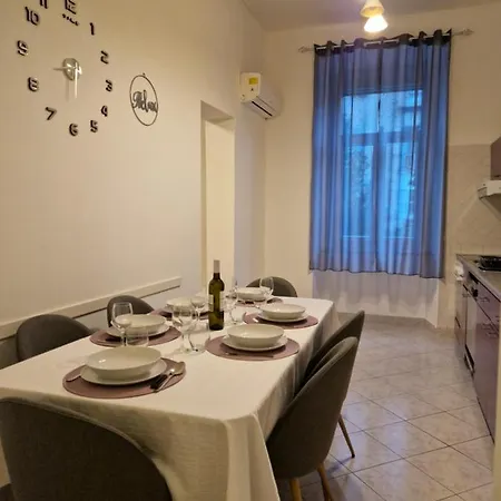 Toni Apartment